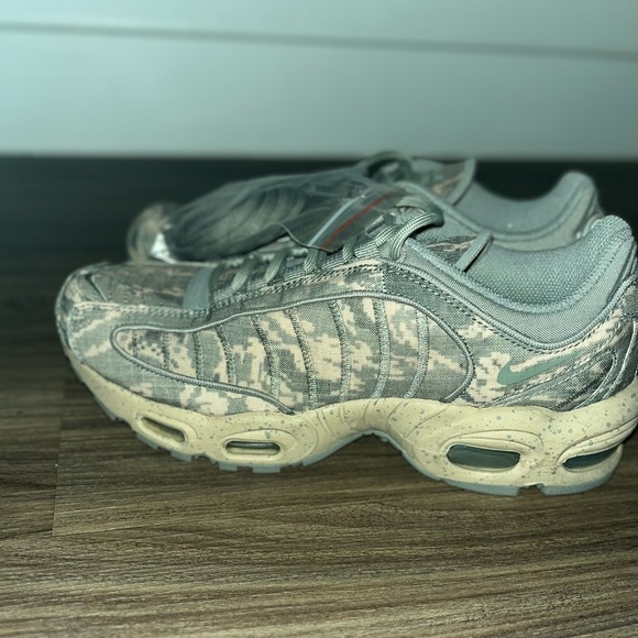Camo Air Max - Picture 1 of 4